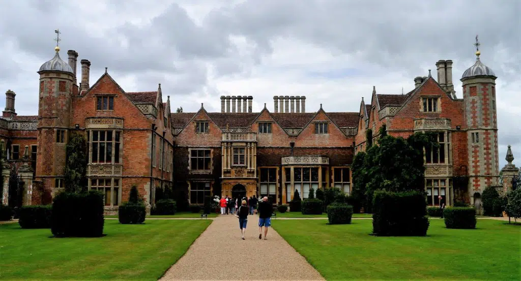 You are not alone. We are here for you day or night, whether you need free confidential advice or intervention and rehab admission.