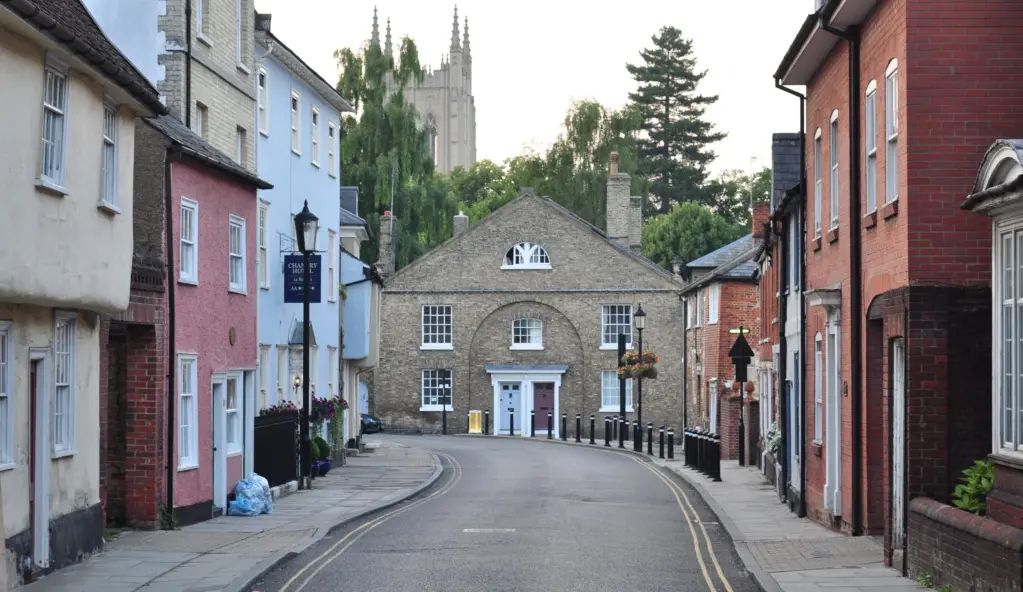 Which Rehab provides expert advice and guidance to help people find exceptional, affordable addiction treatment.