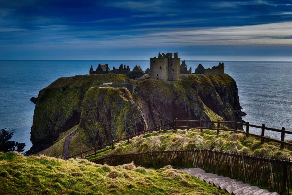 dunnottar-castle-g467602d1e_1920-1536x1027.jpg